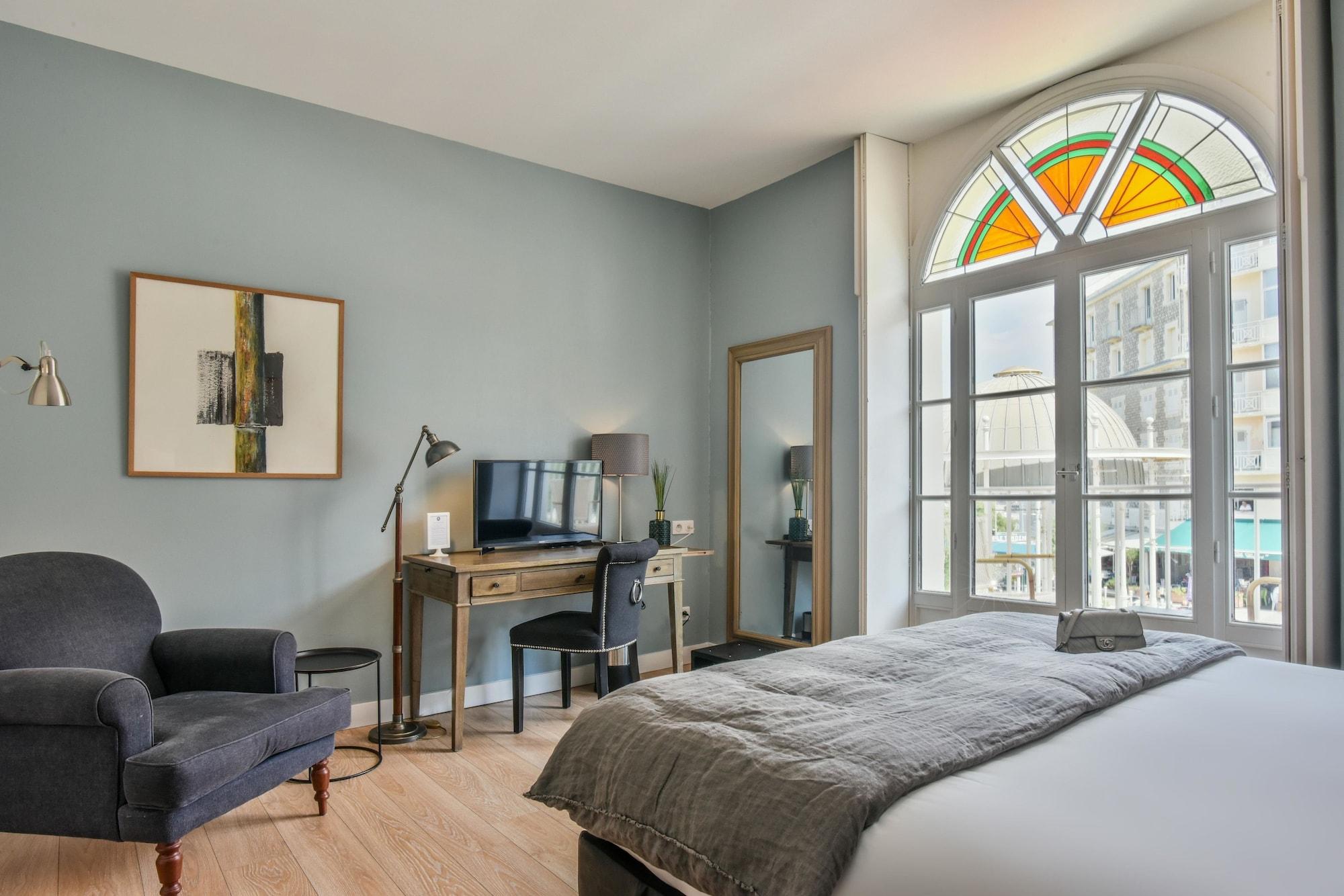 Hotel De L'Ocean Биариц Екстериор снимка